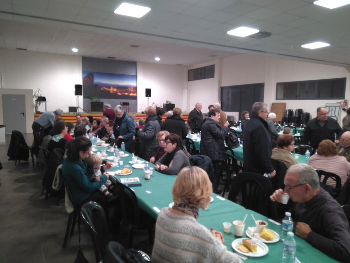 Un any més encantades de compartir la xocolatada solidària amb les nostres jubilades i jubilats. #orgulldepoble.