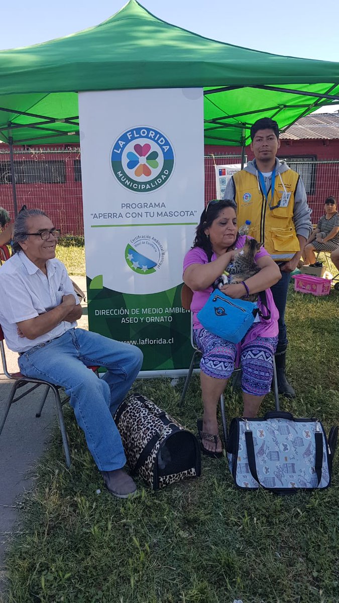 MuniLaFlorida's tweet photo. Hoy en la jornada de esterilización para las mascotas del sector Bahía Catalina con Los Navíos 🙌 muchas gracias a todos los que aprovecharon de este servicio 🐕🐈.
La Florida Aperra con tu Mascota 👊
#MuniLaFlorida #AlcaldeRodolfo 🐾 https://t.co/cHQAmBIED2
