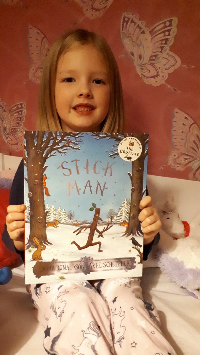 MissELSpencer's tweet photo. @Mr_Fotheringham @LadywoodKH Our advent reading Day 15 #festivefunreadingtree https://t.co/DwcATvgmYL