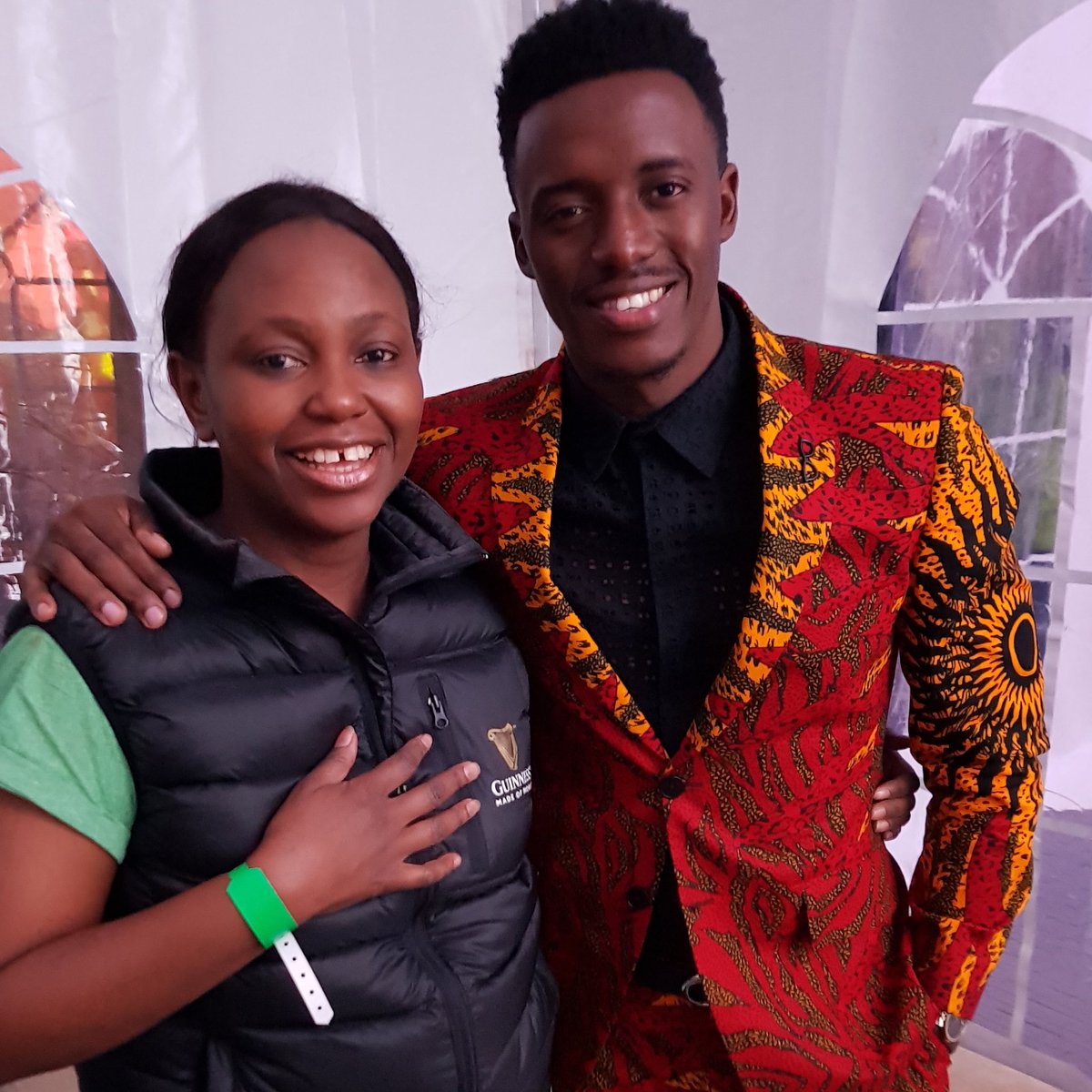 CarolRadull's tweet photo. Up next...he's in THE ZONE... THEE @realromainvirgo 🙌🏽🙌🏽🙌🏽 #GuinnessFanZone #FansMadeofMore https://t.co/1Q4YewfT9d
