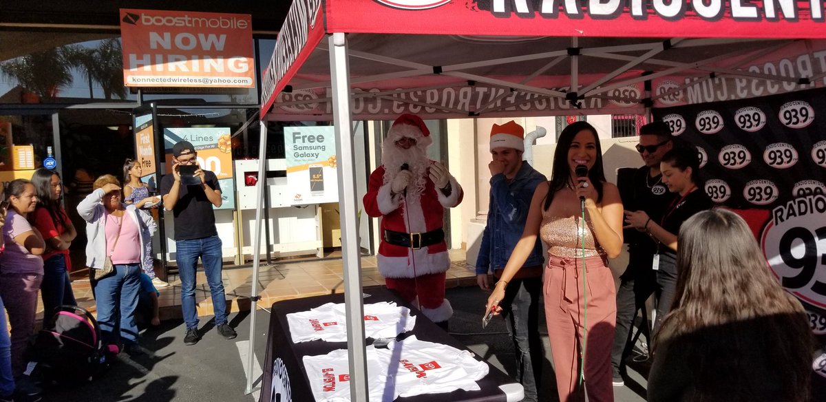 VIDAL_Boost's tweet photo. @JonatanSanchez0 & @radiocentro939 in the house at @boostmobile #KonnectedWireless at 3633 Slauson Ave Maywood CA
Come check out our awesome promotions
4x100 con Todo Mexico free for 12 months
#merryswitchmas #boostnation #maketheswitch
@Jenhustle976 @LMJoseToro @dahlquist https://t.co/J65GUcfMvY