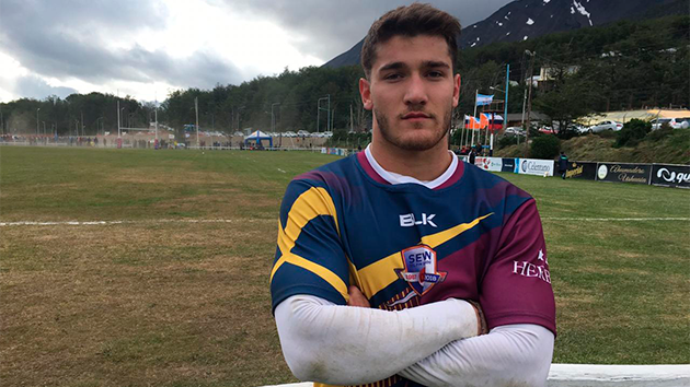 aplenorugby's tweet photo. #SevenDelFinDelMundo Robertino Fileni, jugador de Herba 7, habló sobre el triunfo ante Rio Grande y la clasificación a los Cuartos de Final. https://t.co/WdEUG185kc https://t.co/mosj6q0kTr