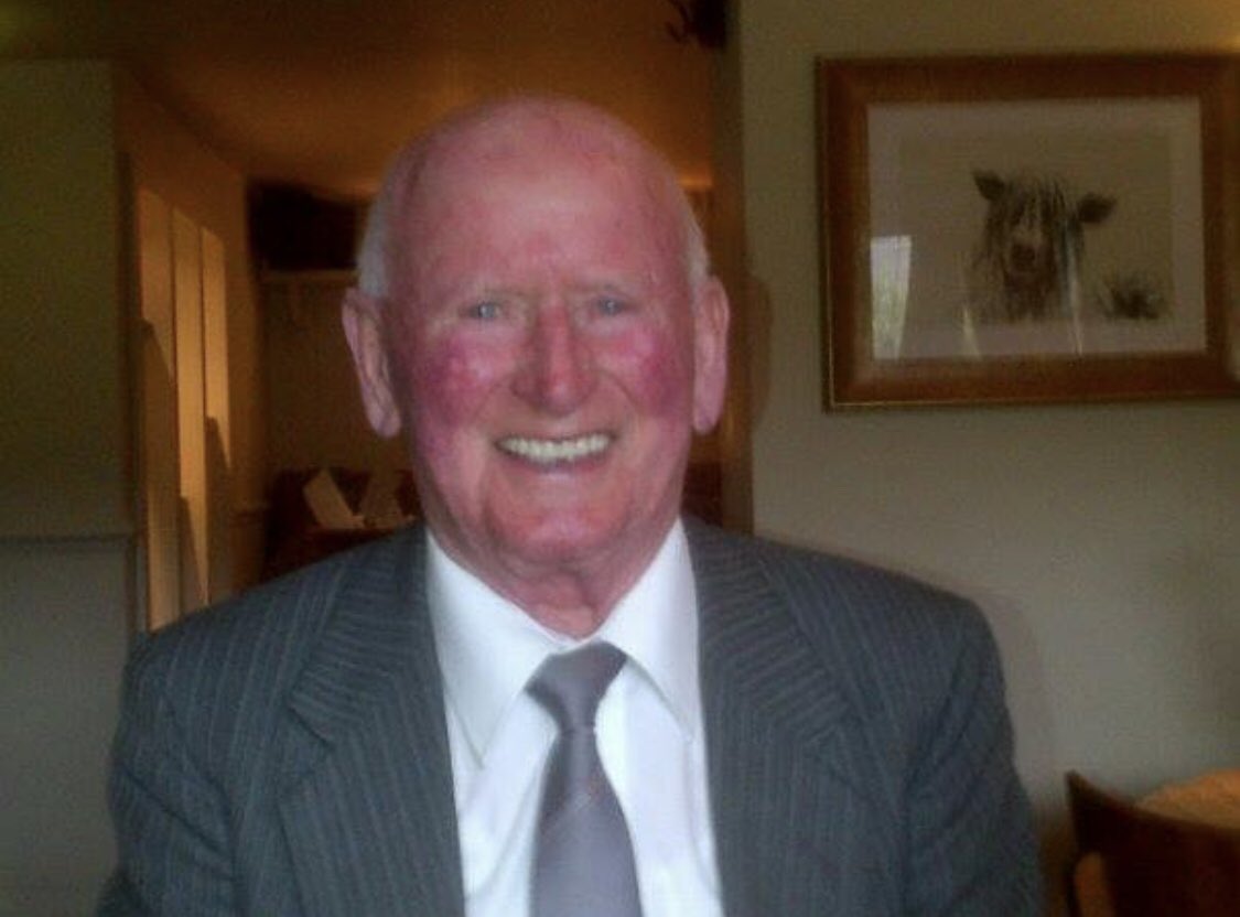 MsLMG79's tweet image. This is the 5th night my Grampa has been gone. It’s becoming harder by the day. He was last seen @ the Kirkgate in Leith. He’s 90yrs old. His name is William (Billy) Scott. He’s 5ft 1”. He’s a chatty man who loves a pint, a bet on the horses, &amp;amp; being amongst people. Here he is.