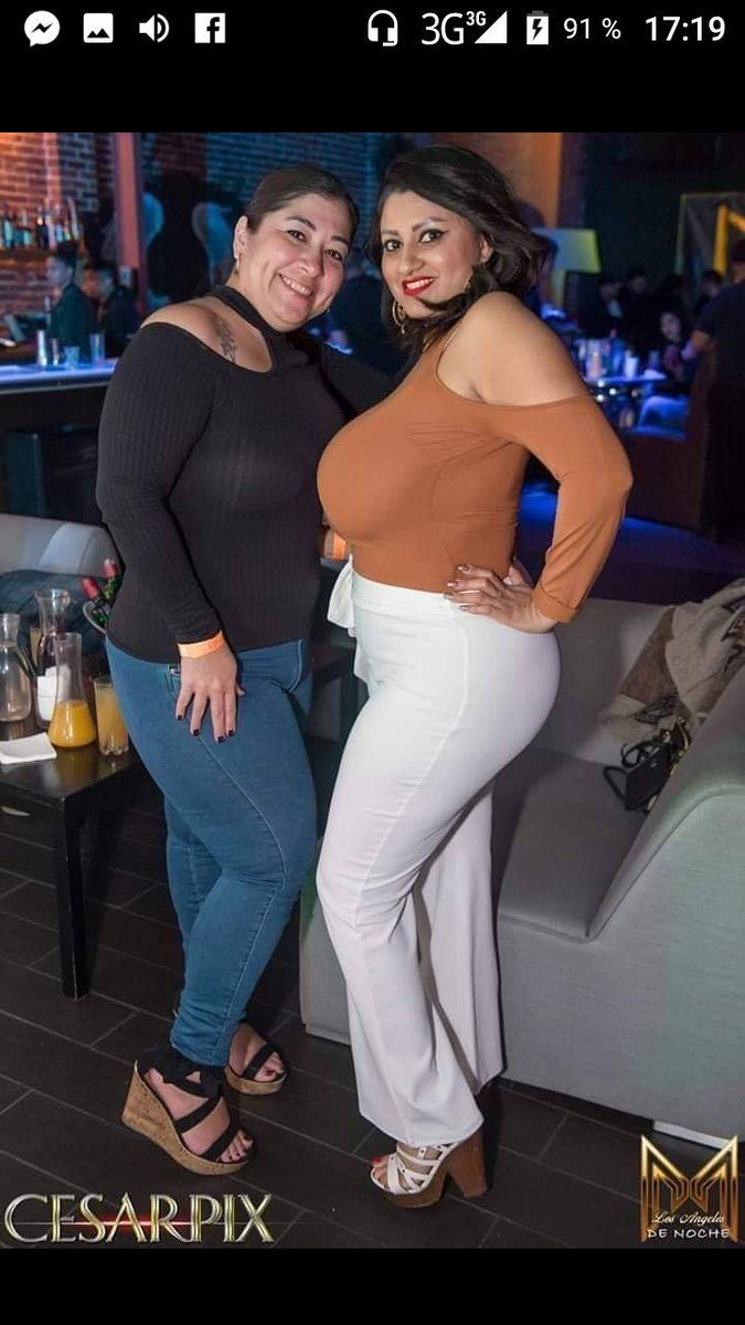 وانا بتصور قدام اهلى وانا بتصور الفحول عشان لحمى رخيص قحبه نجسه شرفى وسخ