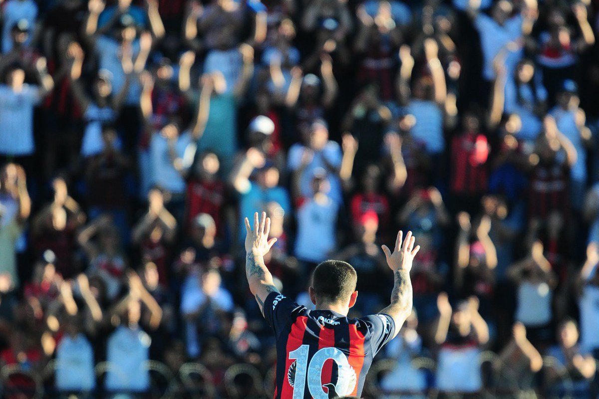 🗣️ 'Tenía muchas ganas de hacer esta despedida, de compartirlo con mis compañeros que son parte de la historia de #SanLorenzo y con la gente, que me apoyó en cada momento y fue el corazón de este equipo para ganar lo que hemos ganado'. 🖋 Firma @ElPipiRomagnoli #GraciasPipi 🔟