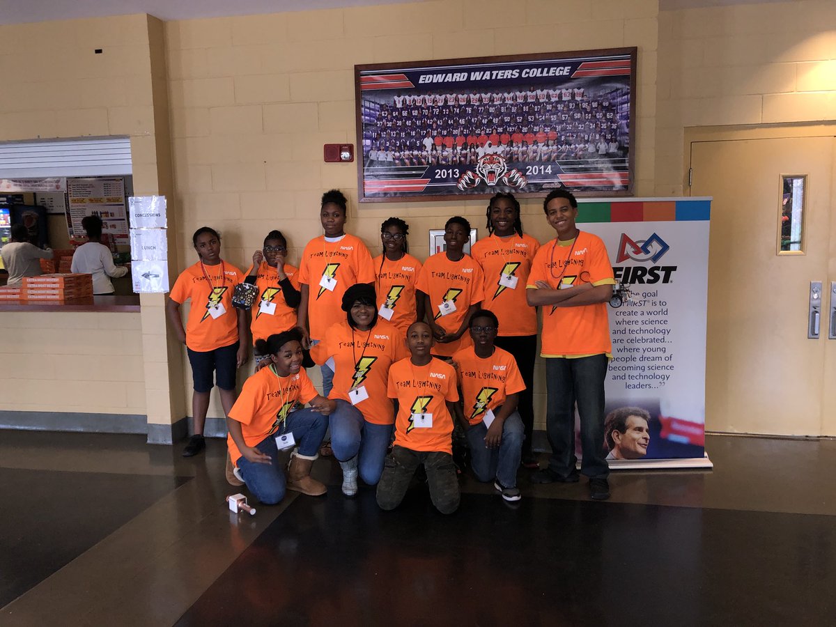 GrantConsultJax's tweet photo. We came to play and to slay!!!!⚡️ We won the Research Project Again! #TeamLightning #Robotics #BESTAcademy #RenaissanceJax #FirstRoboticsLeague #STEMRocks #EWC #nextgeneration #excellence https://t.co/h4CkjhxHrG