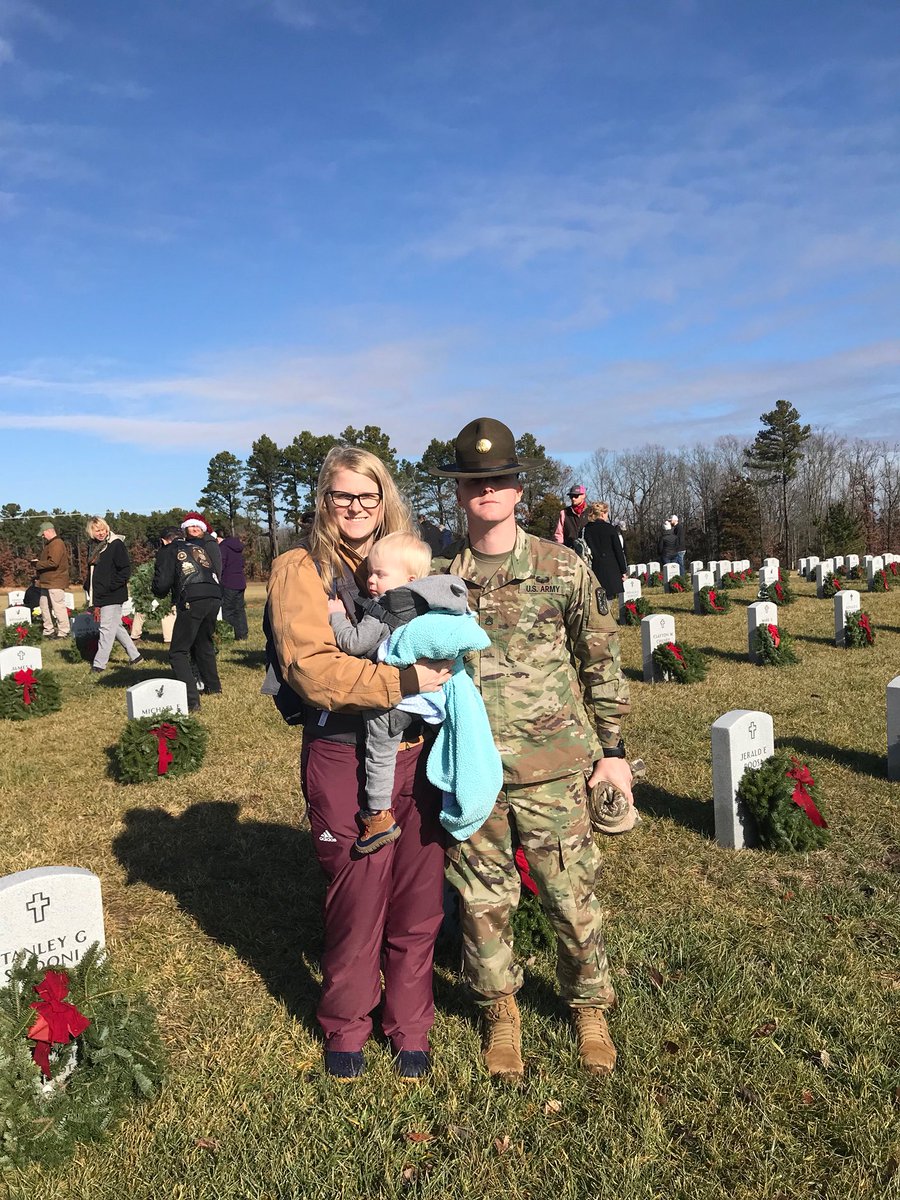 DrAshEdwards's tweet photo. What a PROUD day 🇺🇸🇺🇸 No matter where we were, my family volunteered their time for our Veterans and fallen soldiers. My twin &amp; I went to Arlington, my brother and his family were at their Army base in Missouri, and my dad laid wreaths at Seven Pines! #WreathsAcrossAmerica https://t.co/tsJbaDq4hw