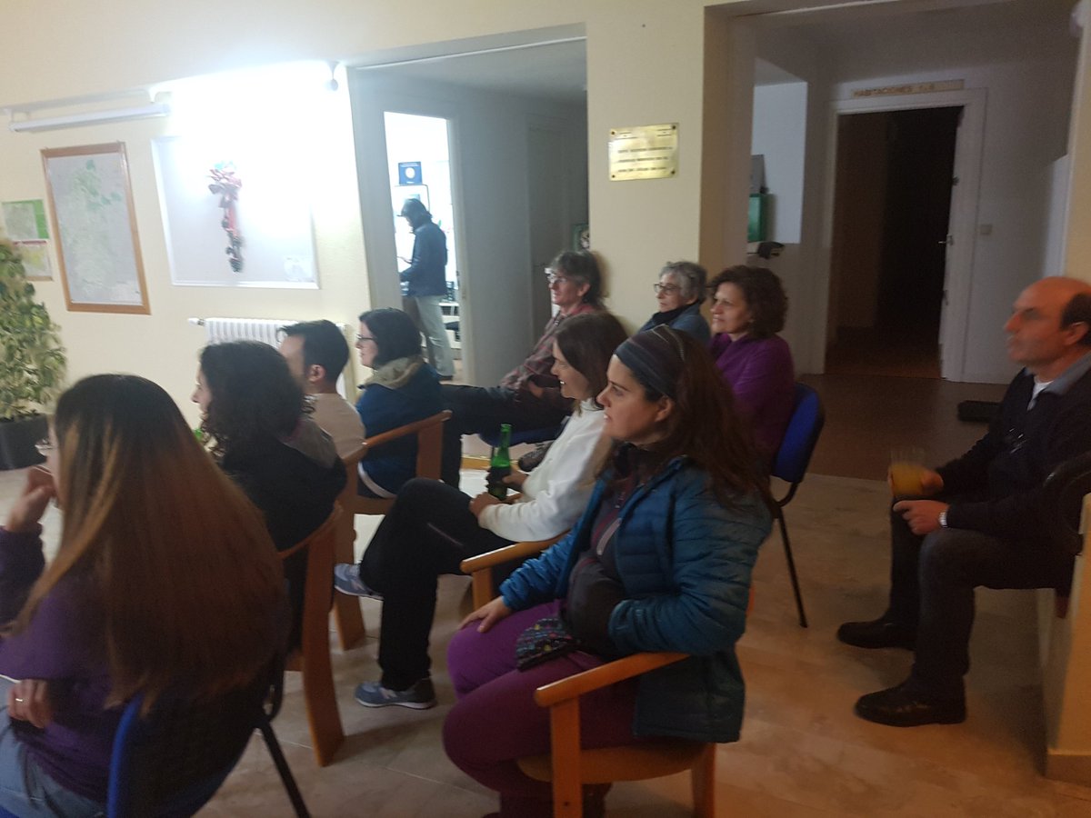 doctoraGeo's tweet image. Sesión de micrófono abierto de #geohumor. #geoquedada2018