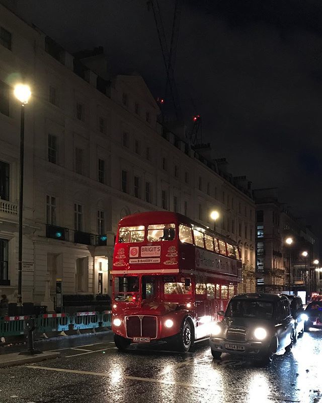 Double decker is a romance ;)
#Lifestyle #luxury #travel #trip #beautiful #pretty #scene #views #nature #mother #cars #boat #cruise #enjoy #life #together #love #date #weekend #getaway #holiday #vacation #fashion #night #dance #fashion #style #building #england #bus