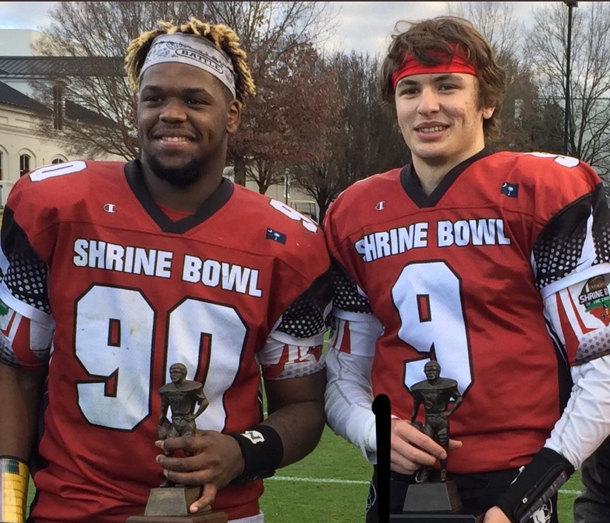 Congrats to DL trainee Zacch @ZP62019 Pickens of TL Hanna High headed <a href="/GamecockFB/">Gamecock Football</a> &amp; QB trainee Davis <a href="/DBthaQB11/">Davis Beville</a> Beville of Greenville High headed to <a href="/Pitt_FB/">Pitt Football</a> on receiving South Carolina <a href="/ShrineBowlNCSC/">Shrine Bowl NC-SC</a> MVP awards today #rreliteqbacademy #rjelitedlacademy #eptfamily