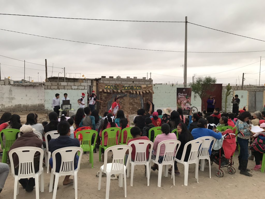 CuroPaul's tweet photo. Más amor en navidad Impacto jóvenes unidas Iglesia Miller #PodemosHacerMas @iasdsudamerica @AdventistasMPS @DanielVillarE @PrDanielHuaman https://t.co/XYxLnaVP9X