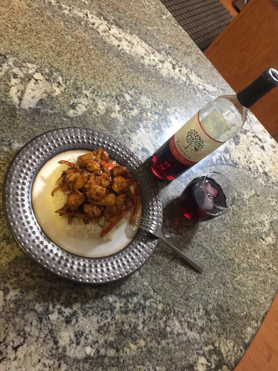 chi_sayless's tweet photo. I just want to cook for you all the time, cuddle you and talk all day is that bad?
#singlelife #beautiful #dinnerforone #WifeMe https://t.co/t1dyqJrb46