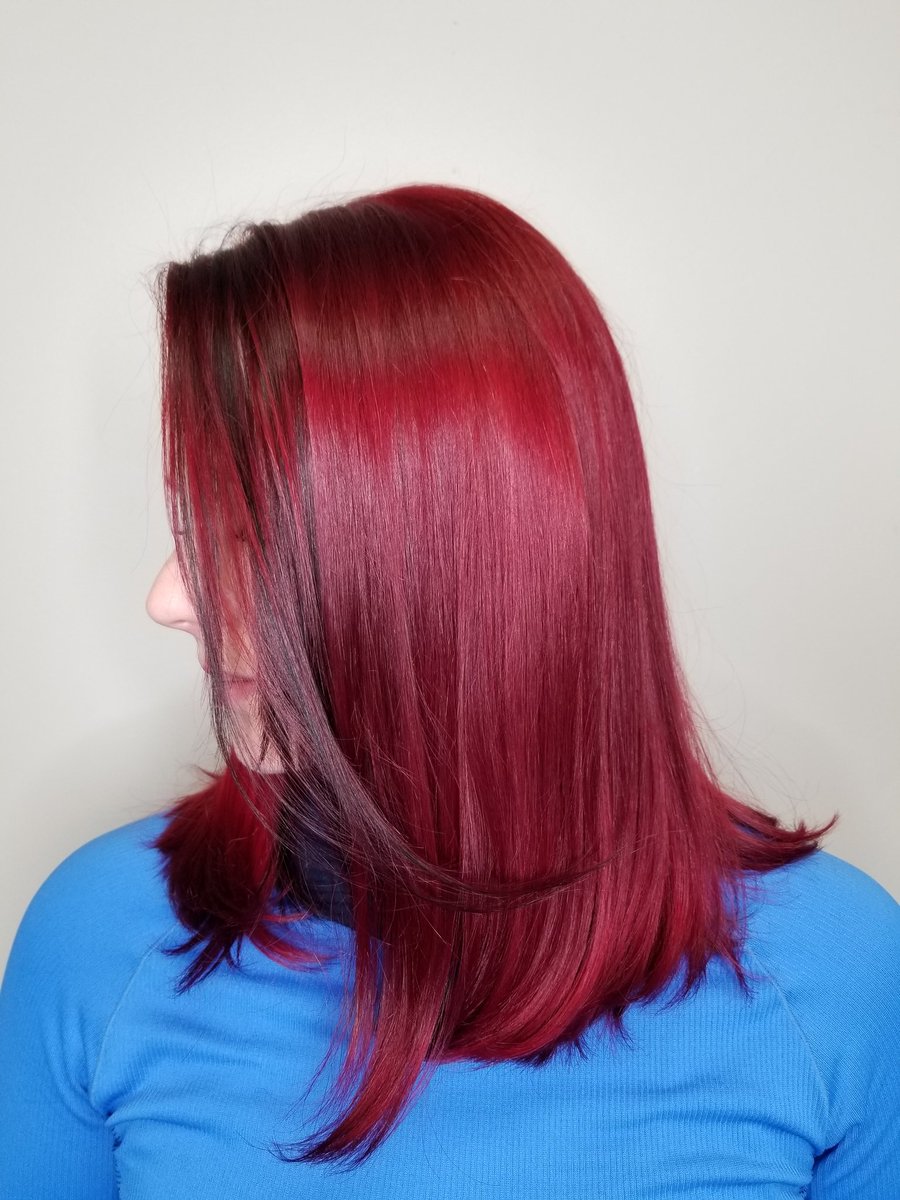 A ruby red holidays 2018 #davinesnorthamerica #davineshaircolor <a href="/lleigharroyo/">Laura Arroyo</a>