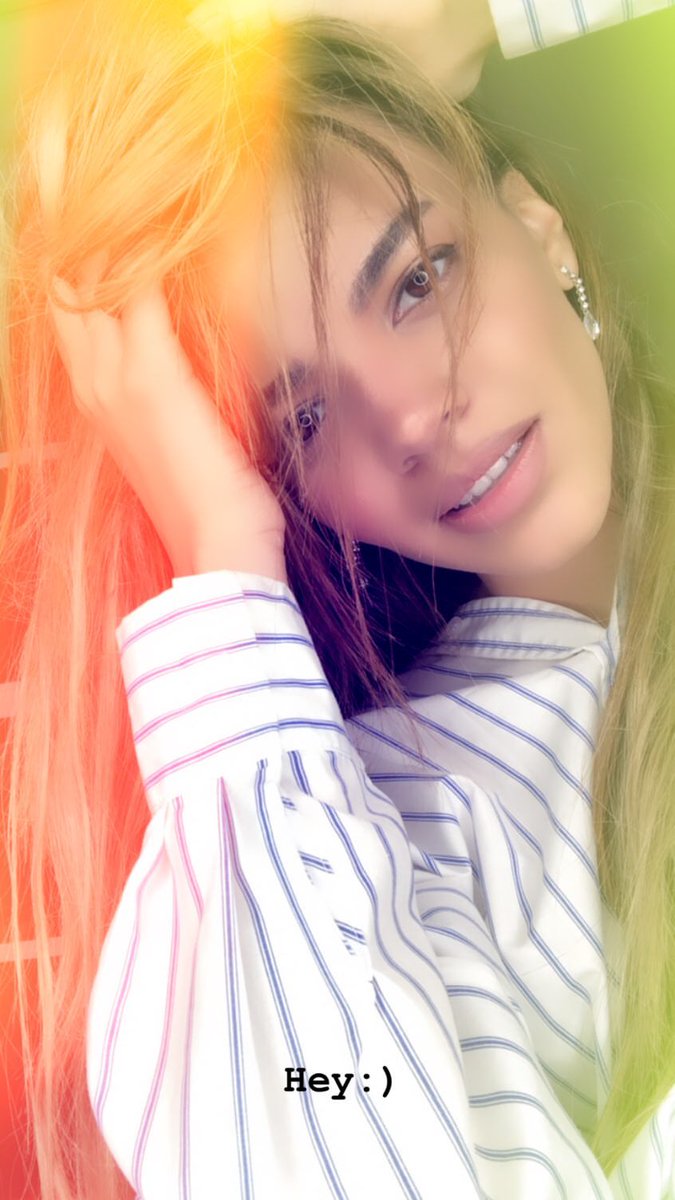LesTeuki's tweet photo. Leslie Grace vía Instagram stories hace días 🙊
@lesliegrace #LeslieGrace #GRACEvolution #GraceNation https://t.co/QiYIP1Q5bC