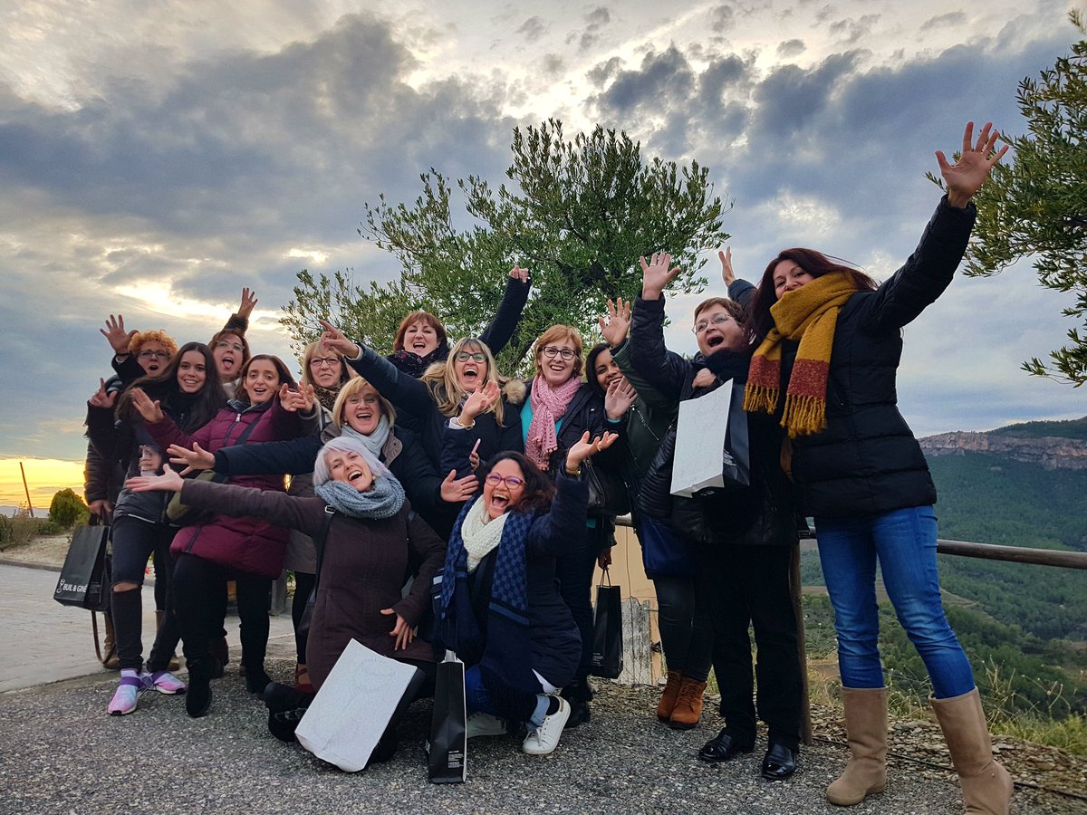 Gaudint, allunyades dels fogons, amb part de l'equip per agafar energia pel final de trimestre. Gràcies per tant! #femunbonequip #bellmuntdelpriorat #gratallops