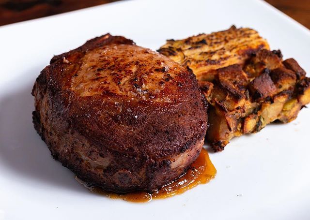 Dry Aged Pork Chop with Miso Apple Butter, Apple Pavé, and House Bread Stuffing

#historicpearl #thegranarysa #duroc #pork #txbbq #apples #fallfood #applebutter #satxfoodie #eatlocal #satxeats #chefsofinstagram #cheflife ift.tt/2PAjhpD
