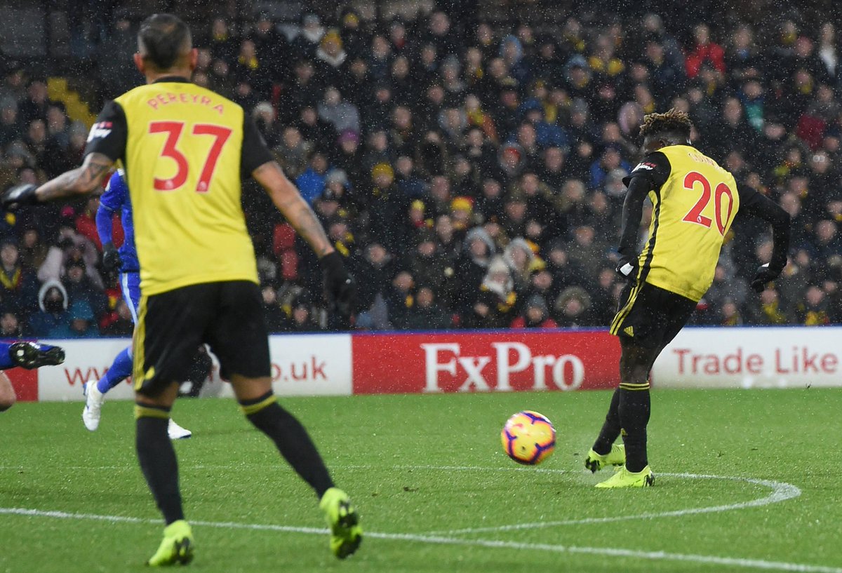 Watford (2) v Cardiff (1) is the 1st #PL match this season to see 3 goals scored from outside the box
#WATCAR