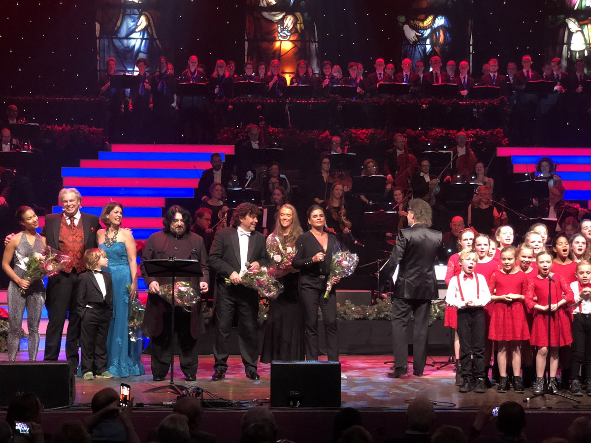 Dank aan <a href="/sefthissenmusic/">Sef Thissen</a> en het hele team van <a href="/vivaclassiclive/">Viva Classic Live</a> voor een prachtige avond! Super broer!