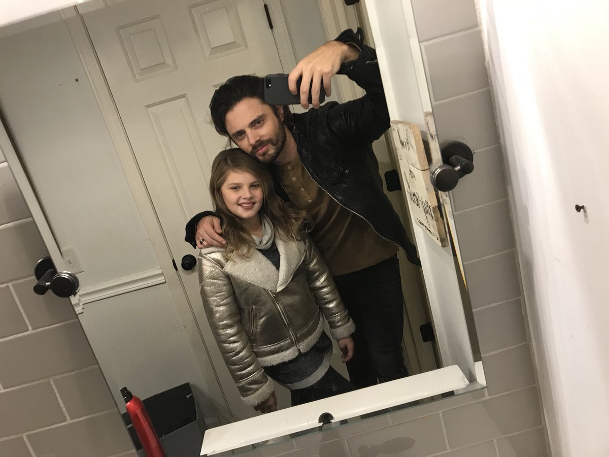 Daddy daughter selfie. Bout to go see Christmas lights!