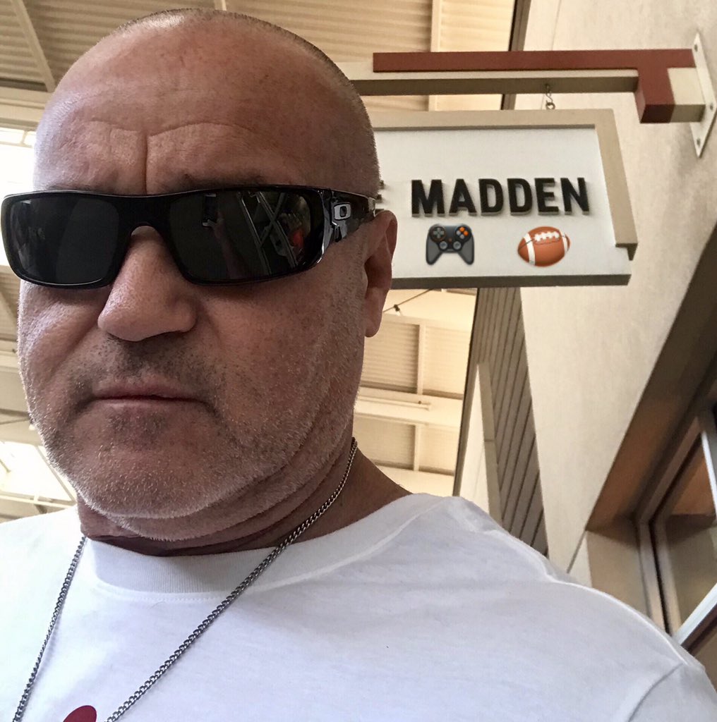 Bertholomey's tweet image. @EASPORTS @EAMaddenNFL @Xbox 
#AlwaysRepresent EA