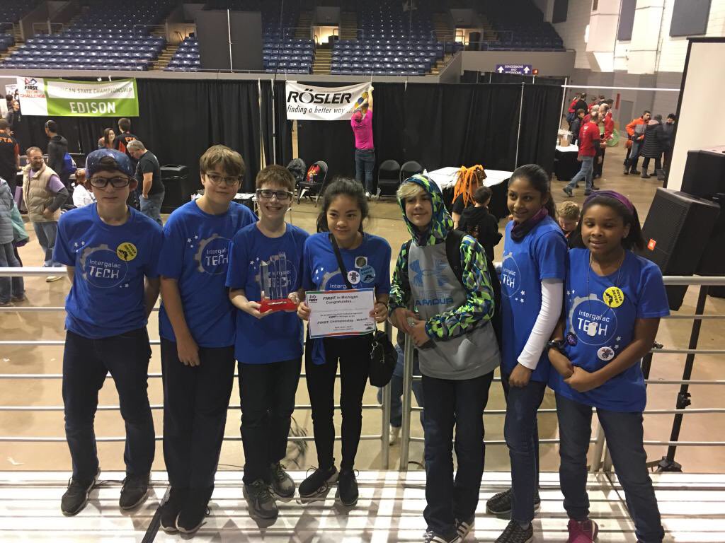 PaulPkolin's tweet photo. "GOING ON TO WORLDS" as our @EastHills4_8 robotics team won 1st place in the Connect Award. Congratulations 
IntergalacTECH on moving on and making @bhschools proud @JasonRubel @CriderBiz @EasthillsPTO @TEAM2834 https://t.co/dBfJycN3MX