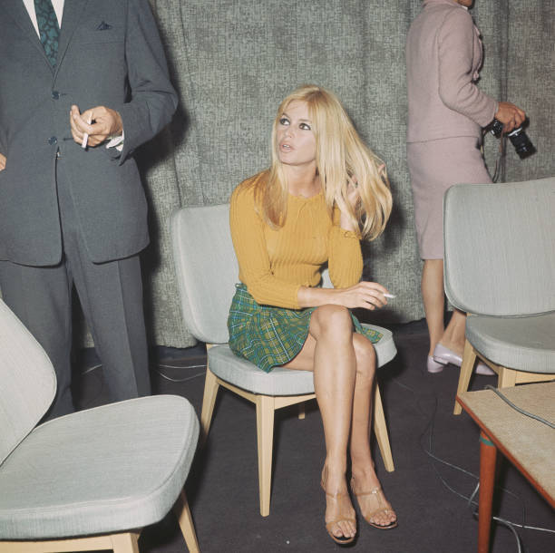Brigitte Bardot DufzUL2XQAAM70u