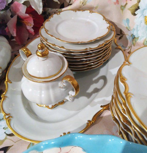 fieldsofvintage's tweet photo. #HutschenreutherChina #SugarJar #porcelainsugarbowl #WhitewithGold #weddingdinnerware #GoldandWhite #FormalTableSetting  #holidaytable https://t.co/KGY2pbpZqg #ETSY https://t.co/jDITsP1FiV