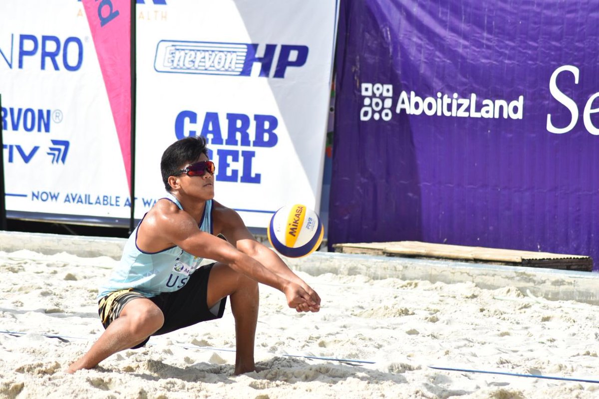 bvr_ph's tweet photo. MENS SEMIS GAME 1:
Varga goes for a kill as UST-MAYNILAD inches closer to Cignal. They are still down 17-11.
Watch it LIVE on
https://t.co/J42w7gjBvO
#BVRDecemberOpen
#AboitizlandPH
#ActivehealthPH https://t.co/OONhY4hRuv