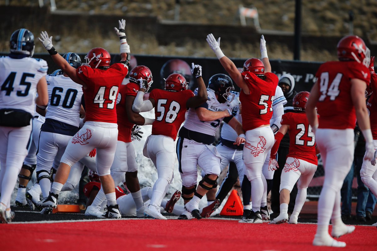 EWUFootball's tweet photo. What a Great Day To Be an 🦅

📸-> https://t.co/ulWJCgeGVp

#RedProtected #FCSPlayoffs #GoEags https://t.co/GLQi1M1Jz1