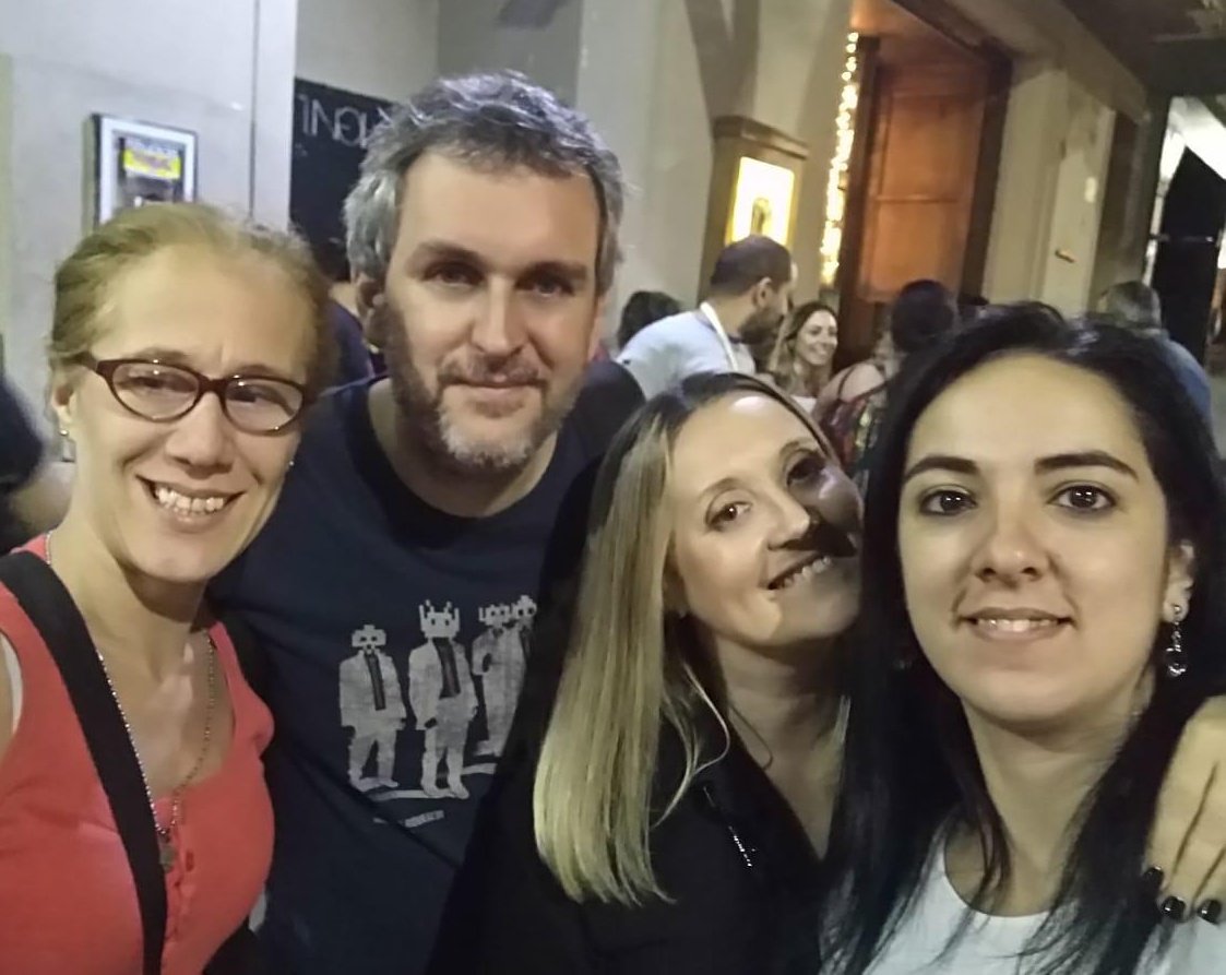 MaruuLafuente's tweet photo. Los diciembre contigo tienen ese no sé que.
Gracias por tanto @Rafa_Pons 🍷
#RAFATERAPIA @andrelaflaca @RobreroCintia https://t.co/EXWWJsP7yA