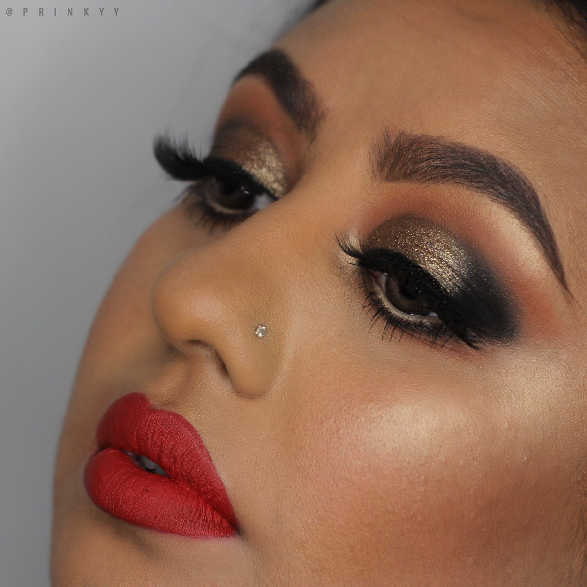 _prinkyy's tweet photo. @MACcosmetics x @patrickstarrr OMIGAUD itโs gold! pigment is literally the prettiest in the world ๐which lip do you like with this look - spank me Santa or Slay ride? @Maybelline Fit Me 240 @MorpheBrushes 35O2 @BenefitBeauty Ka-Brow! 5 @UDM_MUAS #macxpatrickstarrr #benefitbrows https://t.co/4O2jNgptRq
