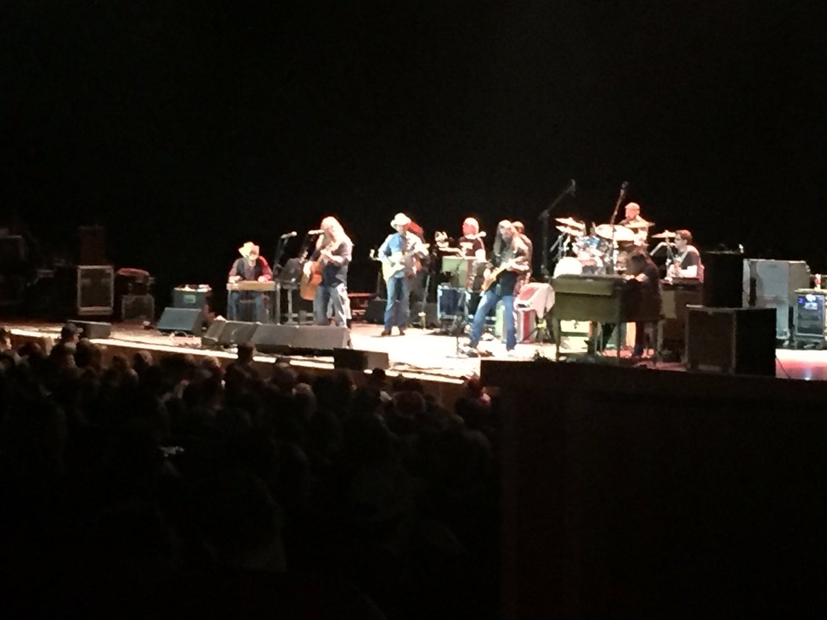 Todd Landaburu tweet media