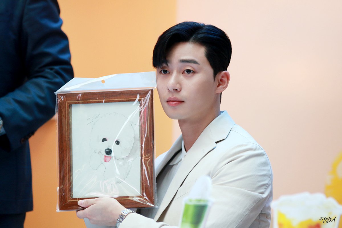 parkseojoonpics's tweet photo. happy birthday to the best person ever!!! wishing you all the love in the world 💜💛💚 #HappySeojoonDay https://t.co/UT7N4kl4Hy