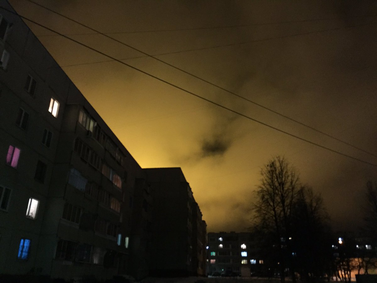 polichinelle110's tweet photo. Я — Черный Сталкер, что забрит под тройку по-пацански,
В моей Припяти гроша не стоят ваши цацки.
Скрыться от всех есть вариантик царский
Залечь на дно в Новочебоксарске.
#acidhouze https://t.co/fTxPtdpHYo