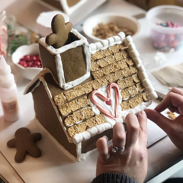 DeeKayEvents's tweet image. What a week of holiday activities! It's definitely put me in the festive mood. (This is me building my gingerbread house!) We're working on a fun blog chock full of details. Here's a little sneak peek. Photo by the wonderful and talented @sweetdanib 💙 ift.tt/2SPR2Fn