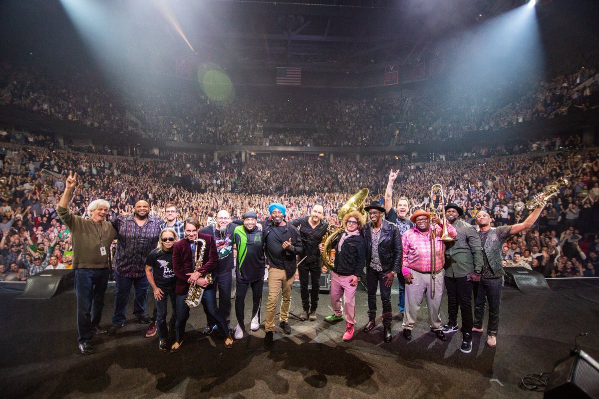 davematthewsbnd's tweet photo. What a great ending of a great tour! Thanks for an amazing year. #DMB2018 📸 by @rodrigodmbrasil © @davematthewsbnd https://t.co/9wIS5huZYN