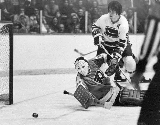 Edward J. Casey pe Twitter: „Lest we forget it was in Vancouver that Flyers  goalie Bruce Gamble suffered a heart attack during the game, finished the  game and was the #1 star