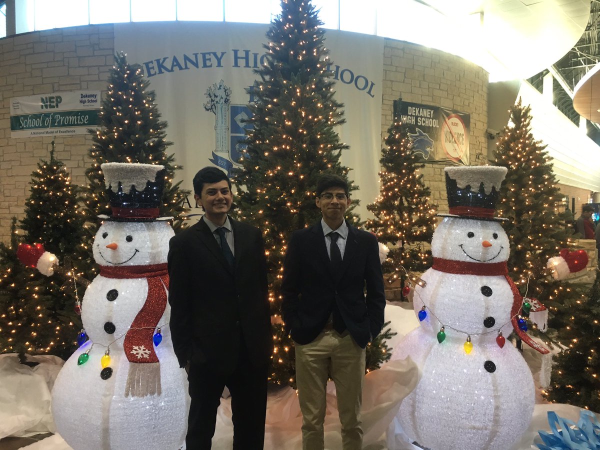 conroedb8's tweet photo. Last tournament of 2018! Thanks to Nico Montalvo (left) and Victor Castro (right) for giving it their all #Conroetigers #CHSProud https://t.co/o9xw8qkx60