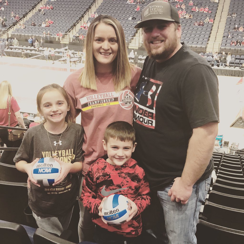 Here with the fambam, all the way from Missouri! #NCAAVB