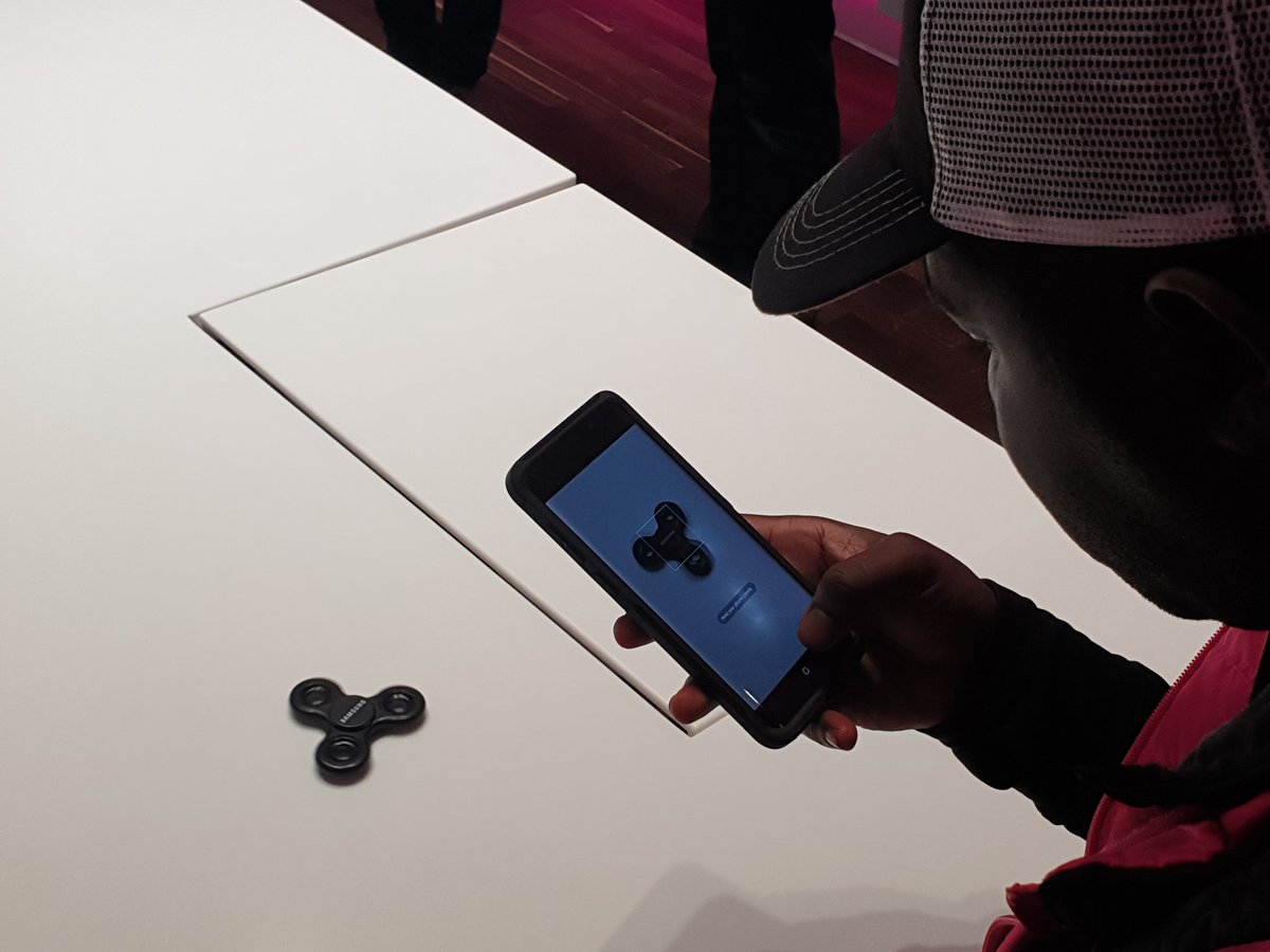 d5w_dktx's tweet photo. Super slo mo demo at T-Mobile #FSMHolidayFunKnowledge #Roy_Castill0 #krivs14 #Samsung #tmobile #samsungsuperslomo https://t.co/4uVQCcudZo