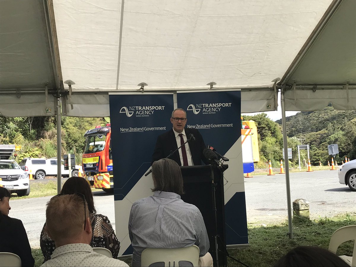 nztamain's tweet image. We aim to save 160 lives and serious injuries each year through our Safe Network Programme as announced today by Transport Minister Phil Twyford and Associate Minister Julie Anne Genter. #safenetwork nzta.govt.nz/safety/our-vis…