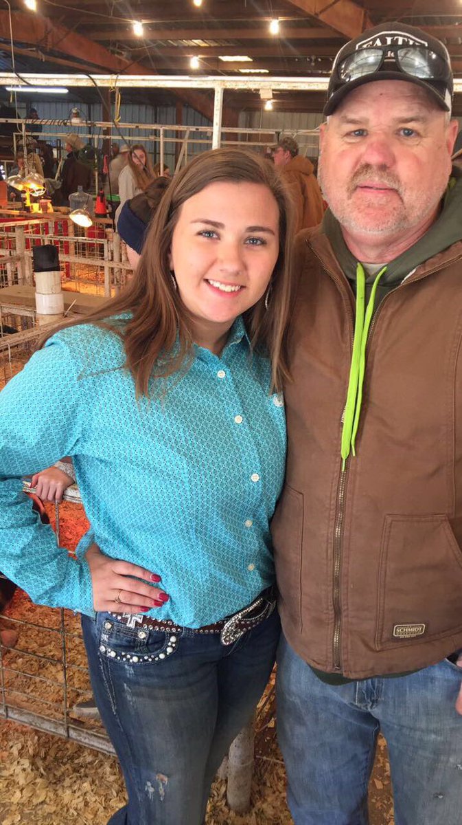snowsworld01's tweet photo. First Jackpot of the 2018-2019 show season down in the books. So, proud of these two. @meremere0101 #FHSFFA #ShowMom https://t.co/qELzvlN67w
