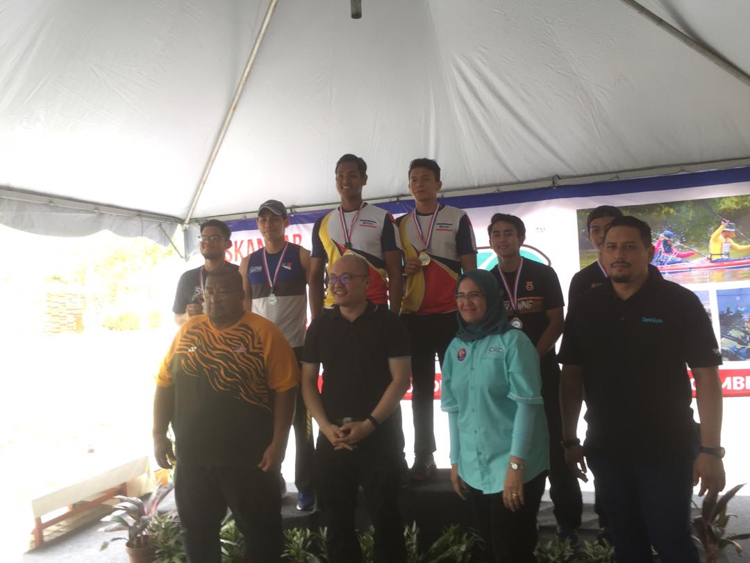 UTHMBarracuda's tweet photo. 4 gold 1 silver 3 bronze were grabbed in Iskandar Puteri Indoor Rowing Challenge. Congrats UTHM Barracuda 🥳🥳🥳 https://t.co/Giw07zF0Mw