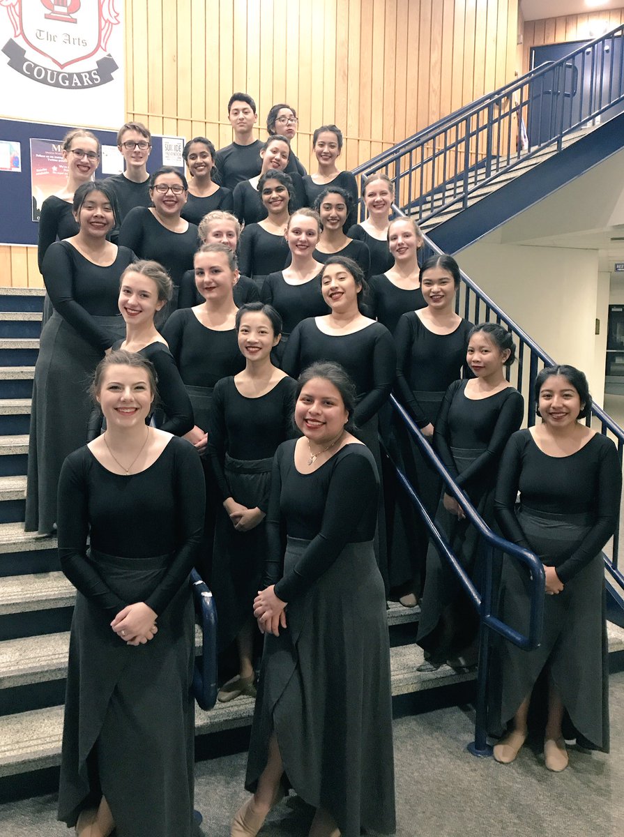 ConantCG's tweet photo. So incredibly proud of these young men and women on their first two performances tonight! #chandelier #winterguard #flags https://t.co/9xa7s8f6mk