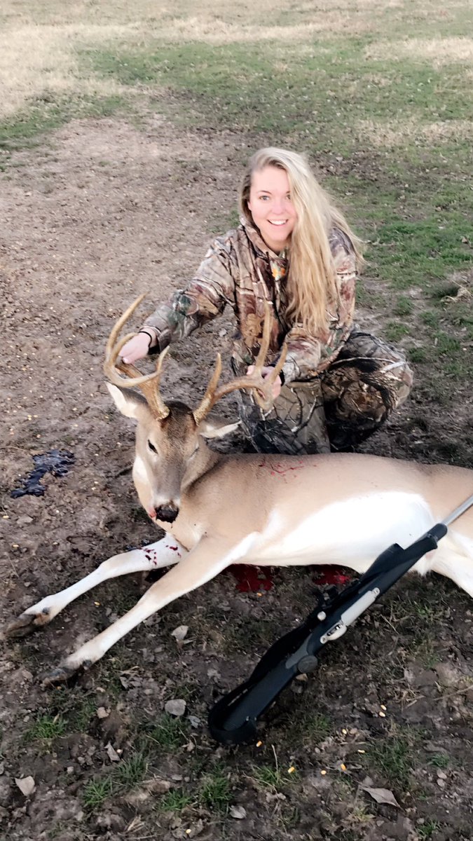 SPevehouse's tweet photo. Put the smack down on my first buck!🦌 https://t.co/fMWvq7XiRc