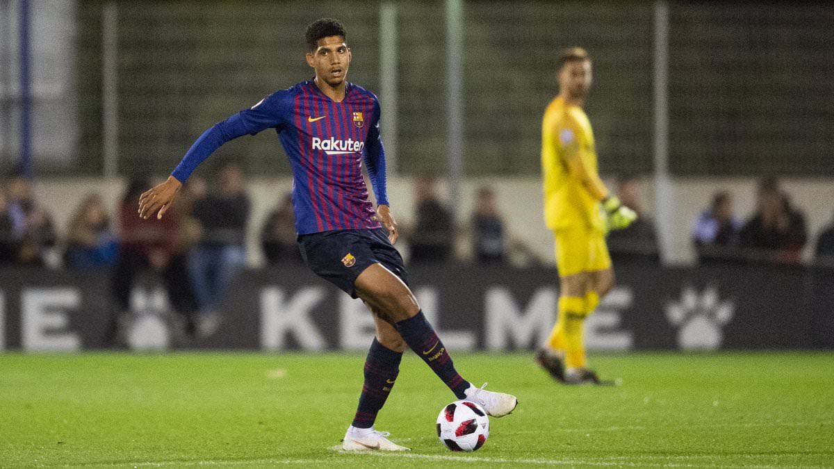 🚫 | Le Barça a refusé de libérer Ronald Araújo comme demandé par la fédération uruguayenne afin qu'il participe championnat sud-américain des U20 qui se tiendra du 17 janvier au 10 février 2019 au Chili.
Via @Sport
#FCBLive #BarçaB #FCBMasia