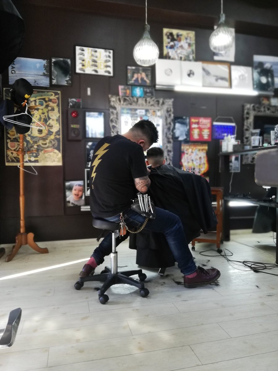 mirai_0225's tweet photo. 家族でダンパチ😃✂️💈
#badbarber 😎💯 https://t.co/Km2CsT3nUz