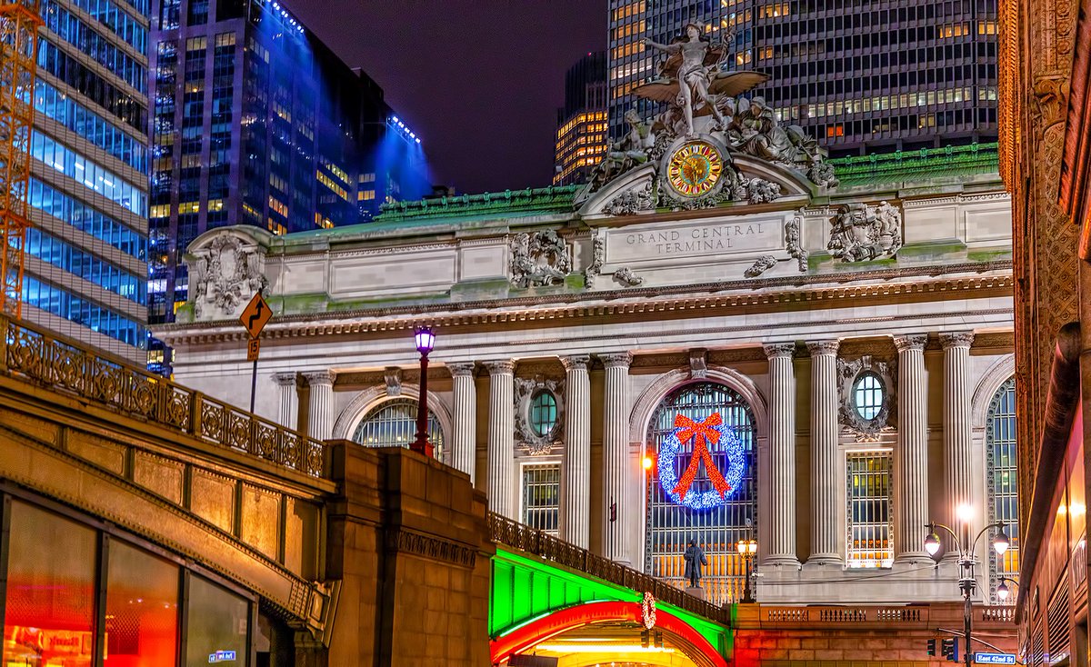 isardasorensen's tweet photo. NYC looks dazzling for the holidays. (Pictured: Grand Central Terminal, tree at Madison Square Park with iconic Flatiron Building in background, Rockefeller Center Christmas tree and skating rink) #NYC #HappyHolidays https://t.co/U7f9anwMLt