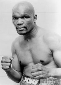 BoxeoDias's tweet photo. #DíasDeBoxeo 15.12.1982  hizo su última pelea un duro #mediano, #BennyBriscoe recordado por poner groogy a #CarlosMonzón en 1972 en @stadiumlunapark. Intentó 3 veces ser campeón del mundo y perdió 2 con #RodrigoValdéz y 1 con el argentino. Récord fue 66-24-5 entre 1962-1982 https://t.co/1h50CYjcZK