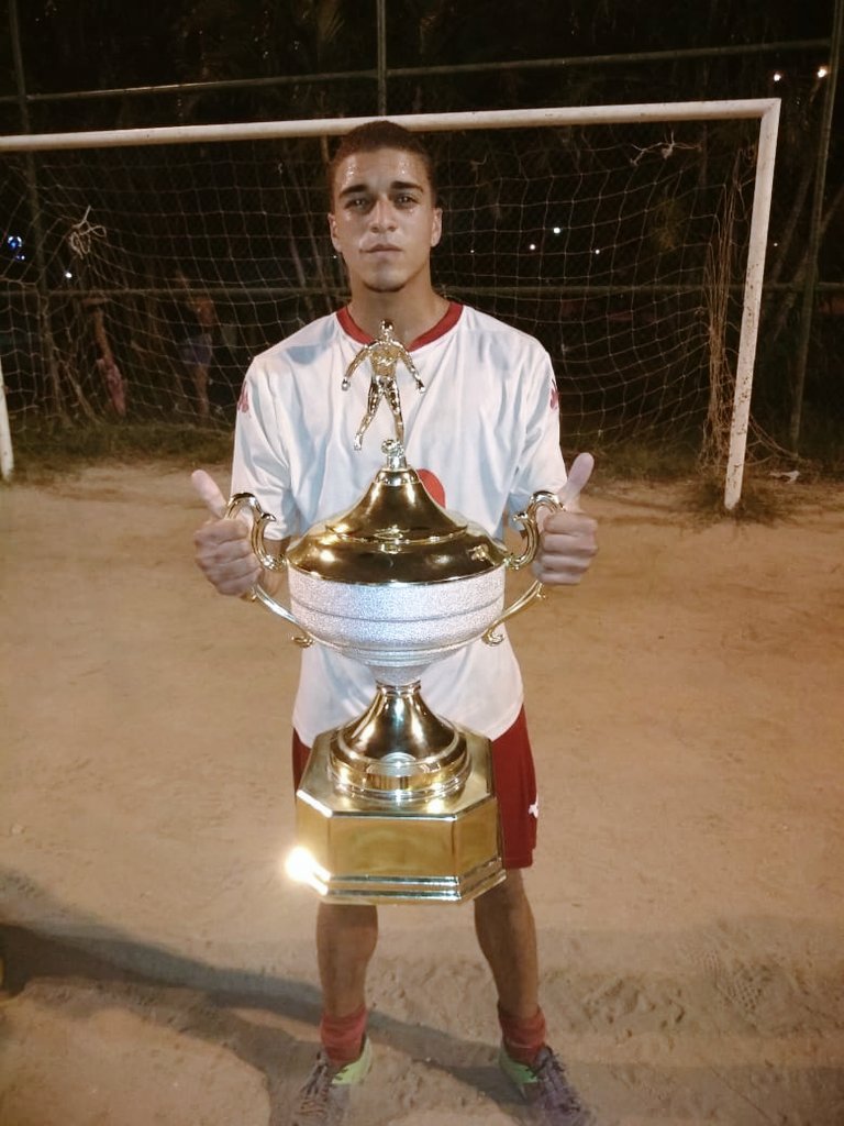 mvcamisa9's tweet photo. Sou campeão 🙌⚽🏆#mv09 https://t.co/UDuPKPQXTl
